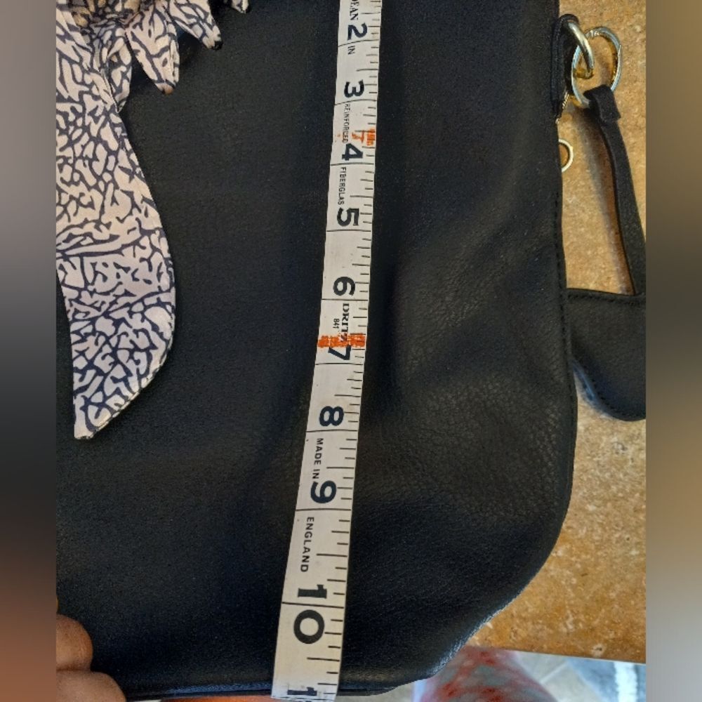 Max Studio Satchel - Picture 8 of 10